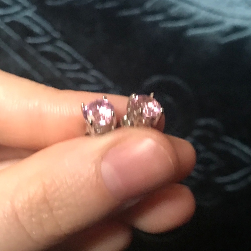 Pink stud earrings - Picture 3 of 4
